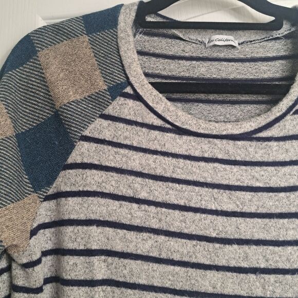 EGs California Fall Blue and Gray Sweater - Picture 3 of 3